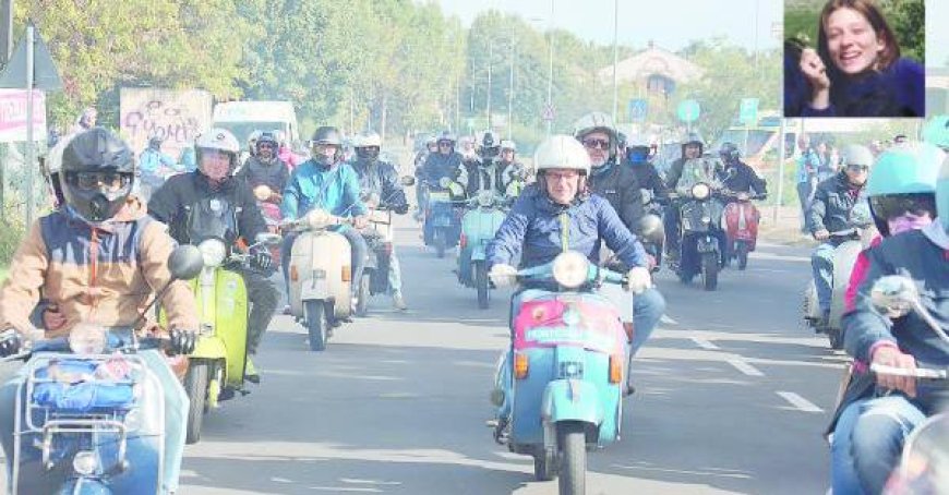 Hundertfünfzig auf der Vespa zum Gedenken an Silvia Mantovani