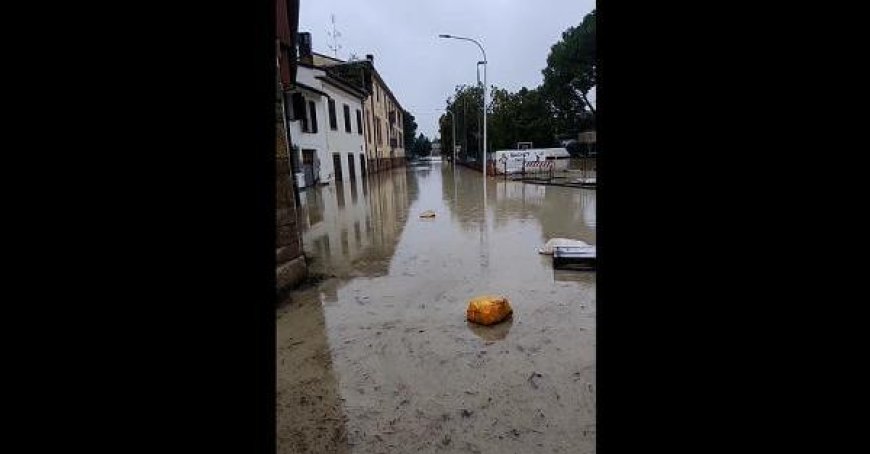 Inondations à Faenza : les images impressionnantes de la ville submergée