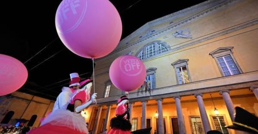 Verdi Street Parade: Über tausend Künstler bei der Parade, die das XXIV. Festival Verdi eröffnet